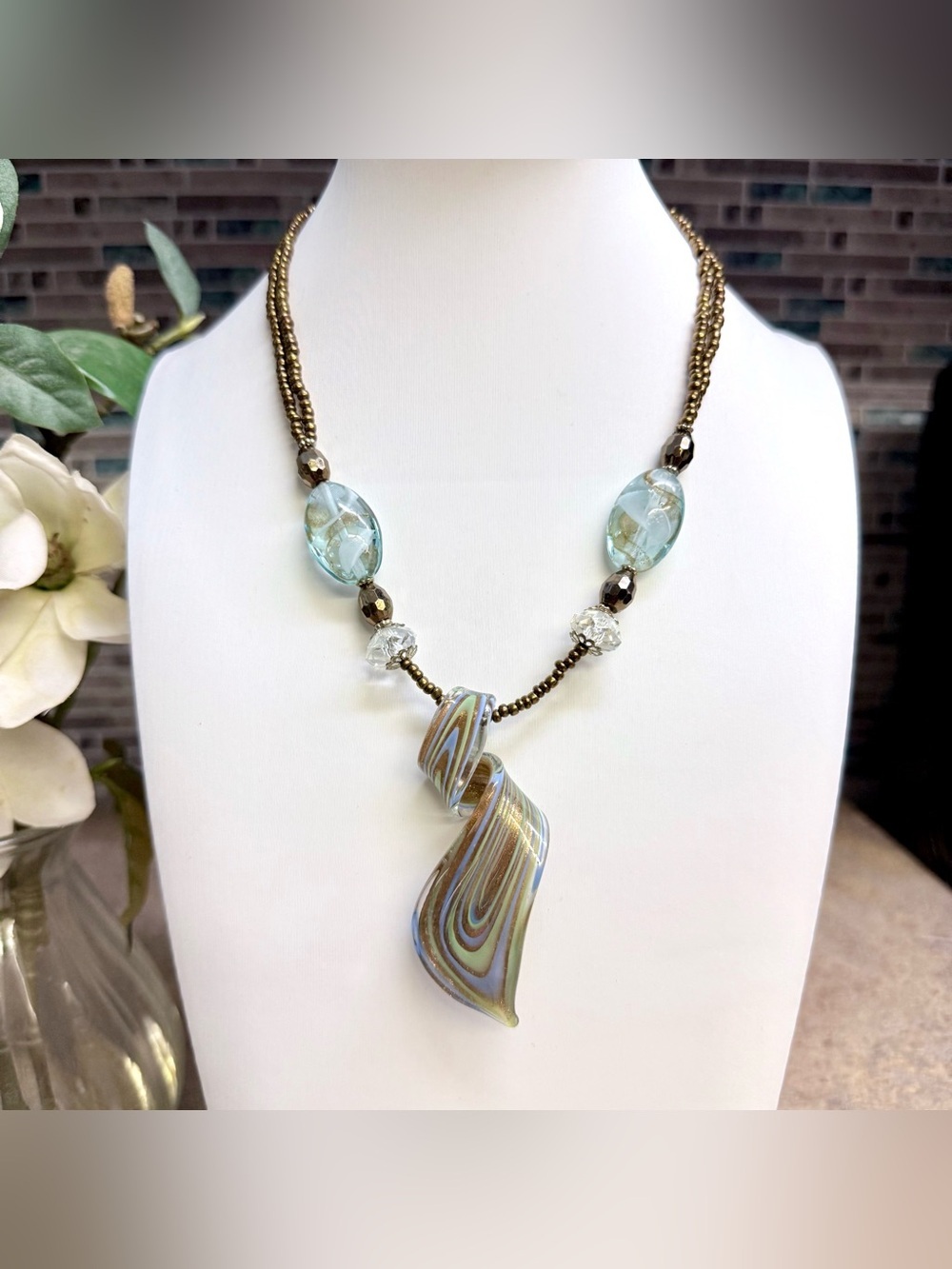 Stunning glass pendant statement necklace